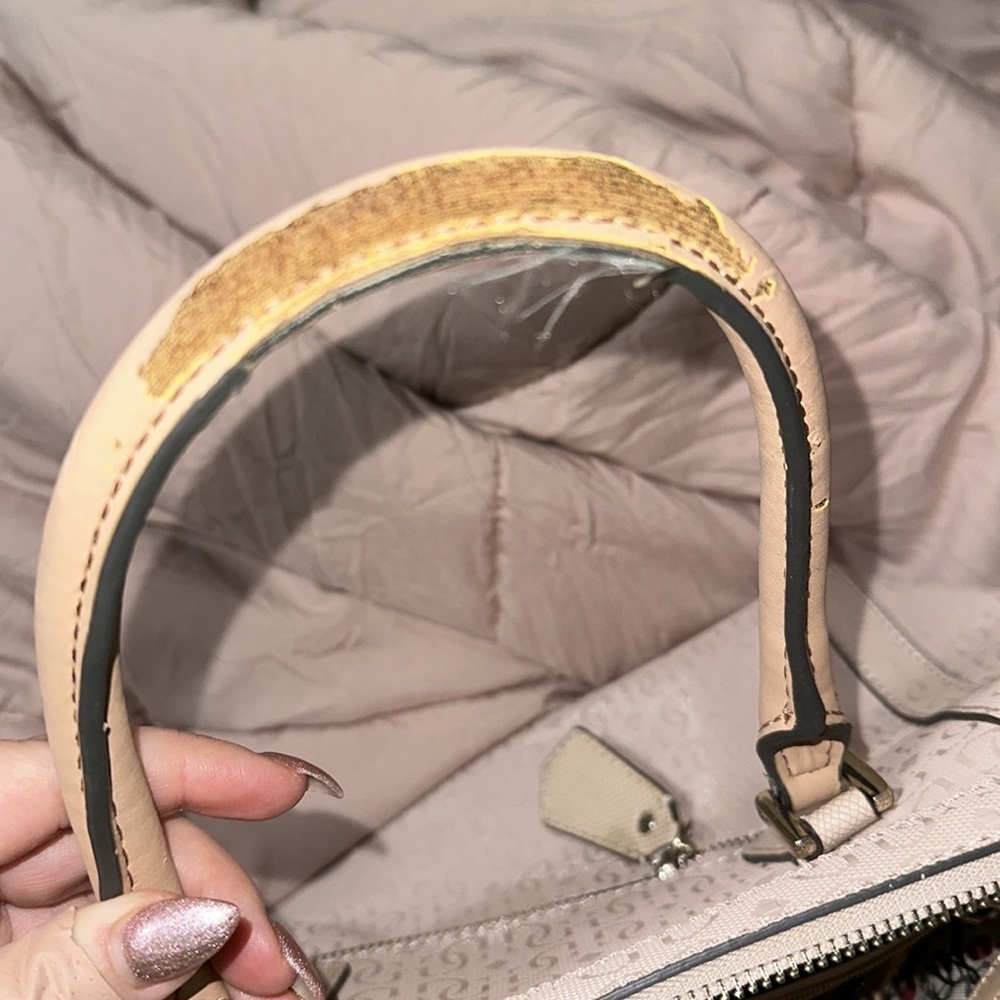 Guess Purse - Picture 6 of 9